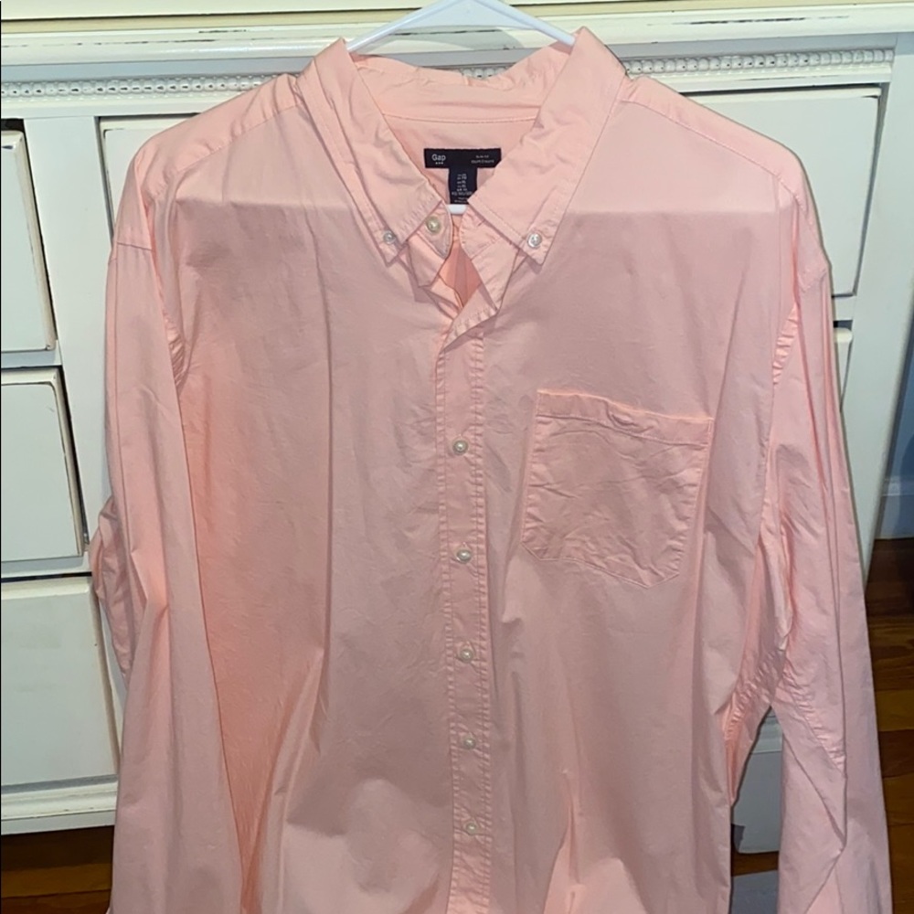 Gap Men’s button down shirt